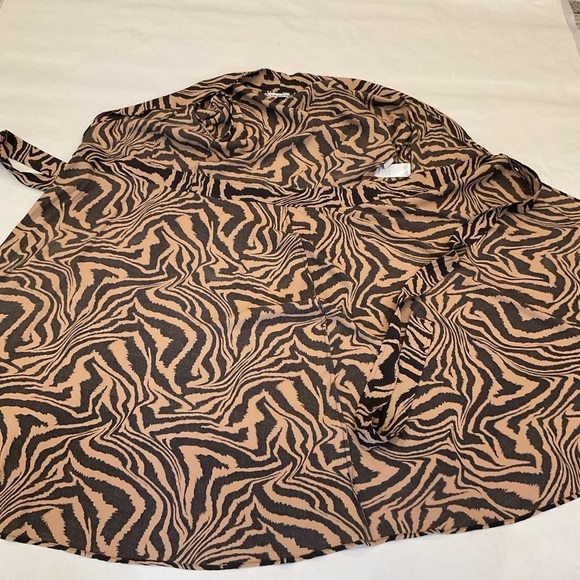 Ganni Animal Print Wrap Dress Belted Short Sleeve Black and Tan  Size 36 US 4 - Picture 11 of 16